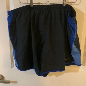 NEW Nike black & blue active shorts size 2X